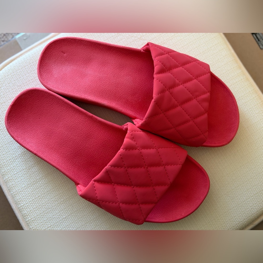 Vera Bradley Vibrant Red Quilted Slippers